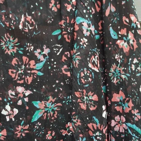Roxy Sheer Black Floral Button down Top size Medium - Picture 6 of 11
